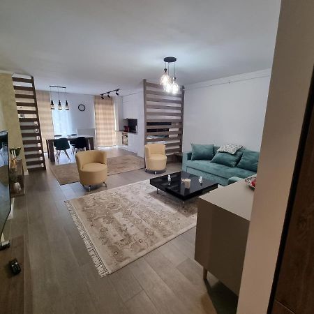 Apartament Superb In Regim Hotelier- Arad Plaza Extérieur photo